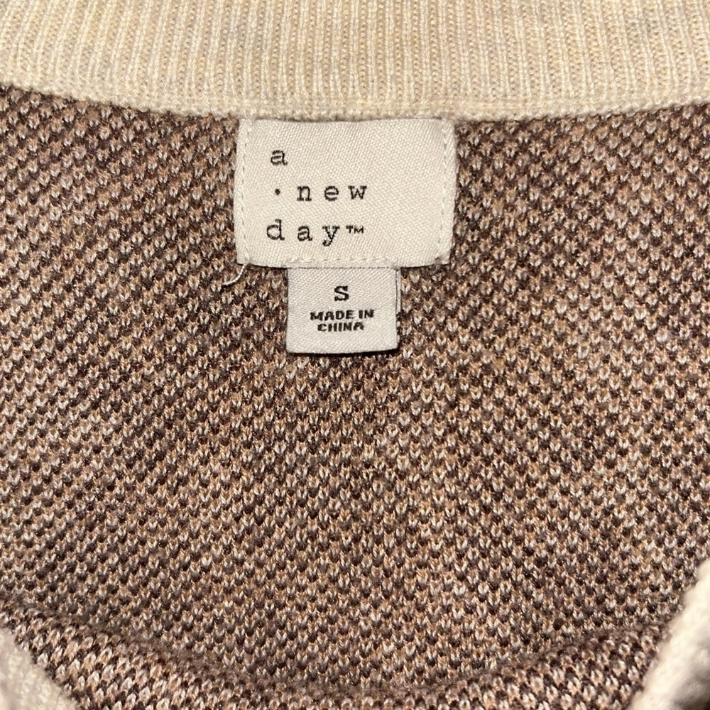 Leopard Print Sweater - Picture 2 of 2